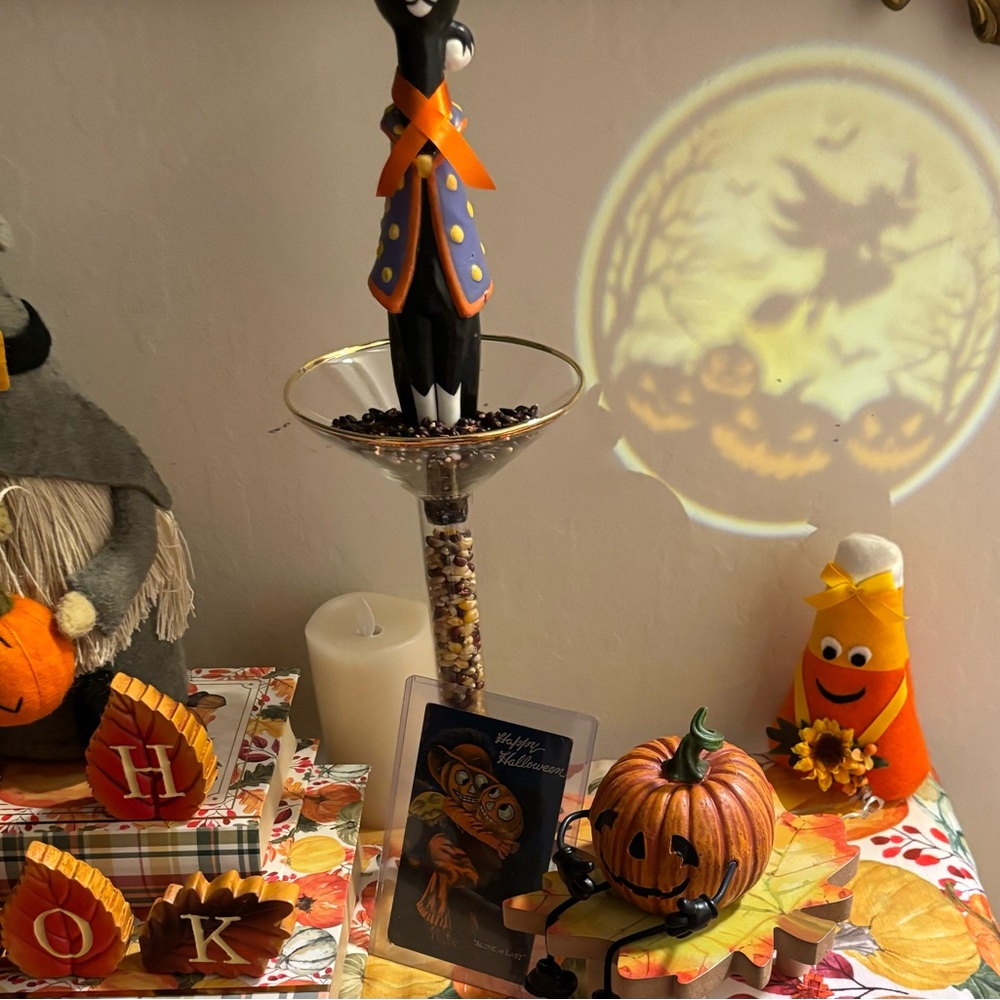 Halloween Projector Witch Personal Small LED Battery Operated Light Toy NEW